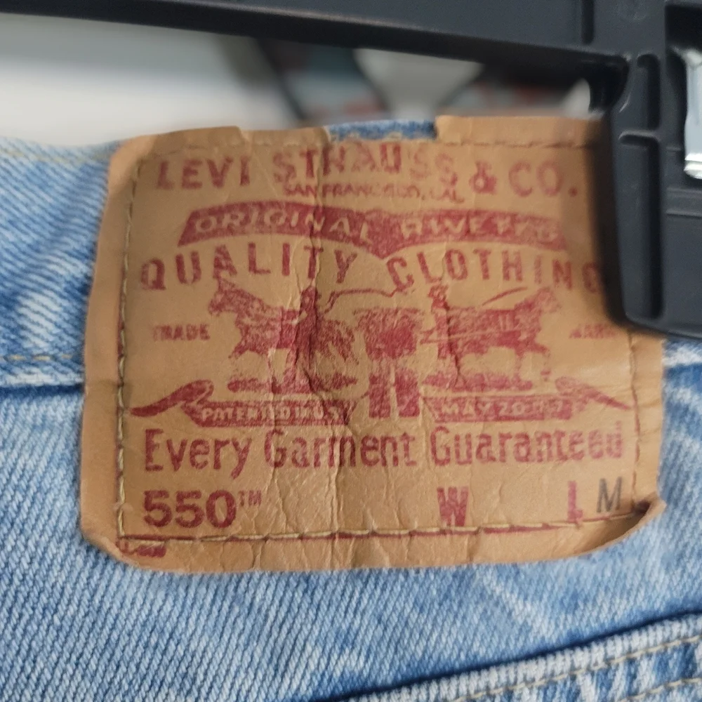 *Y2K *Vintage* Levi Strauss 550, High-waist Custom Distressed Light Wash, Size 8 - Picture 3 of 4